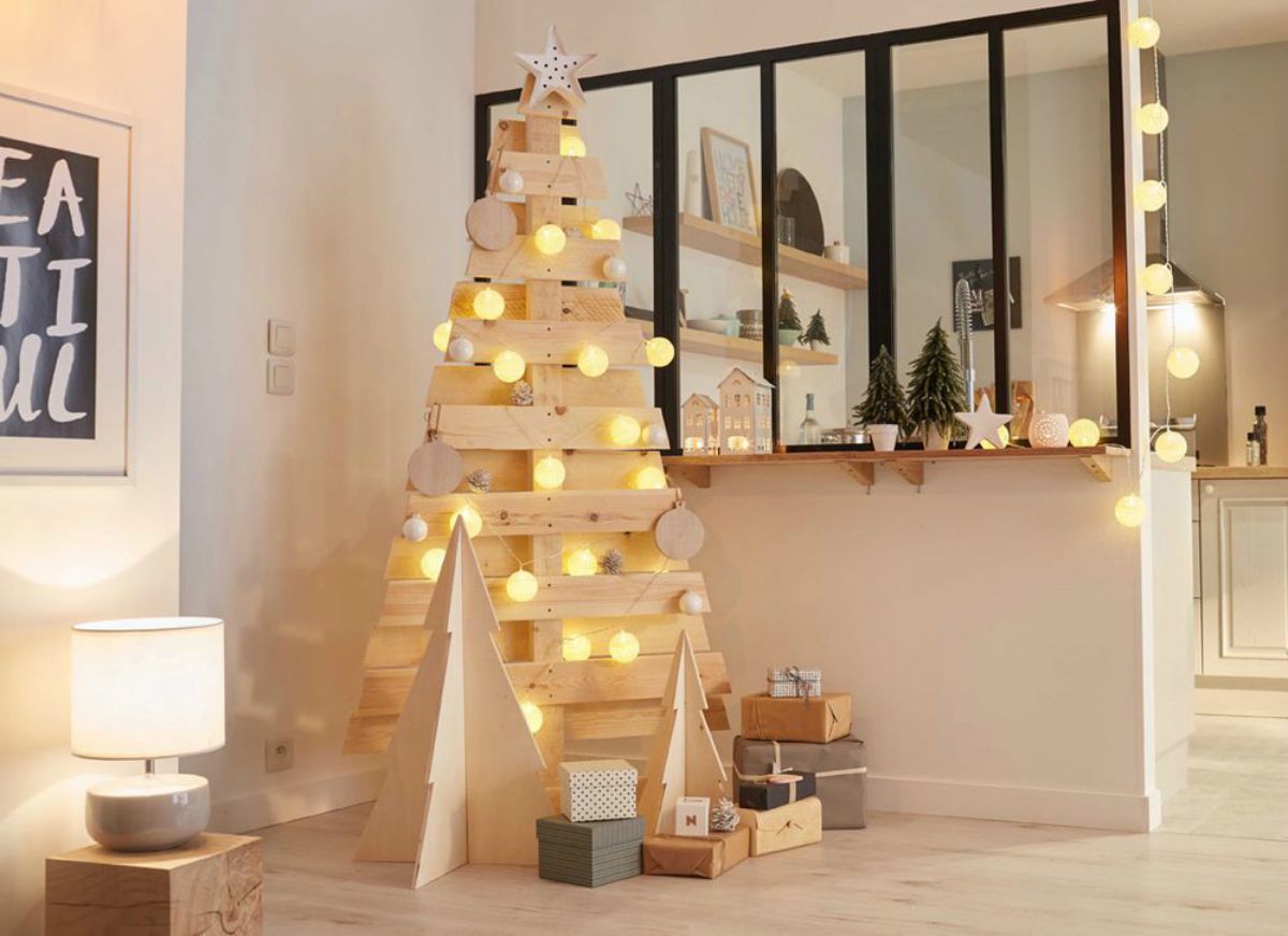 Creare un albero di Natale con il pallet 5