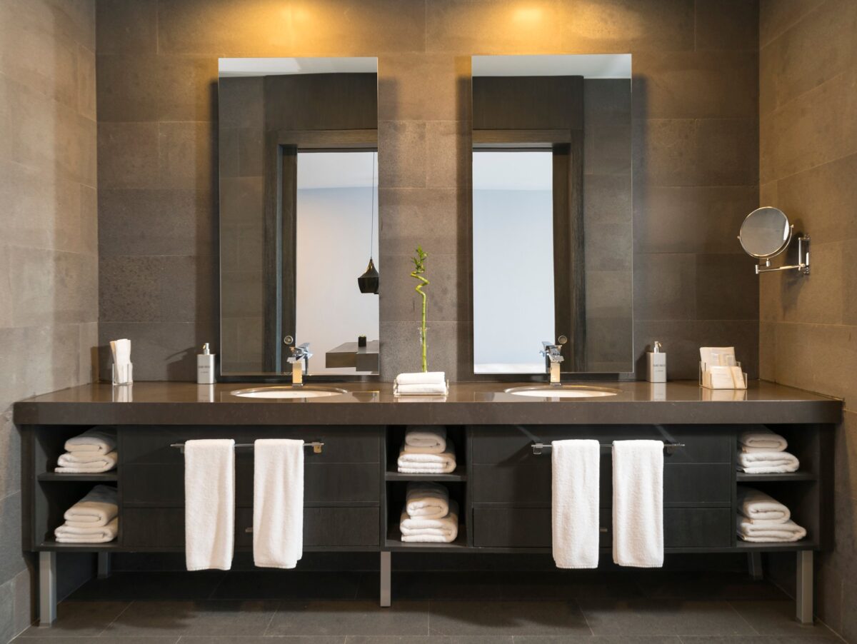 Come scegliere abbinamento colori bagno