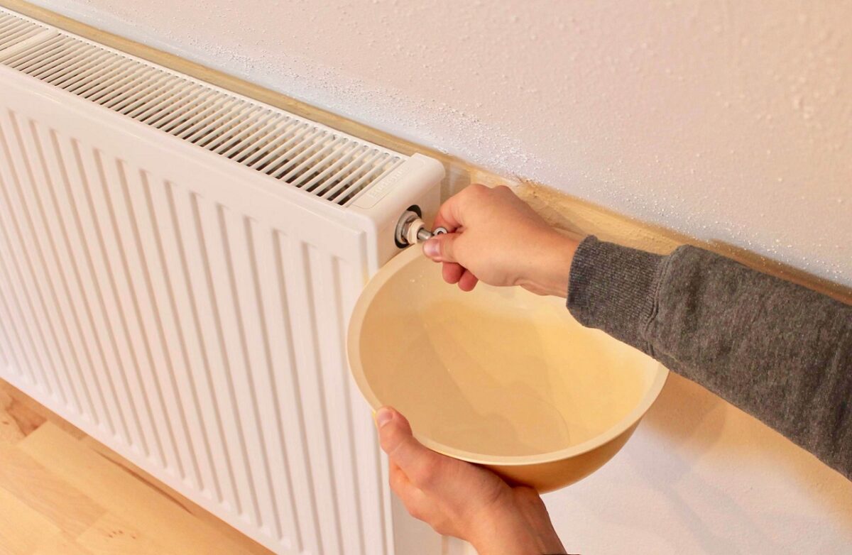 come-eliminare-aria-da-un-termosifone-15