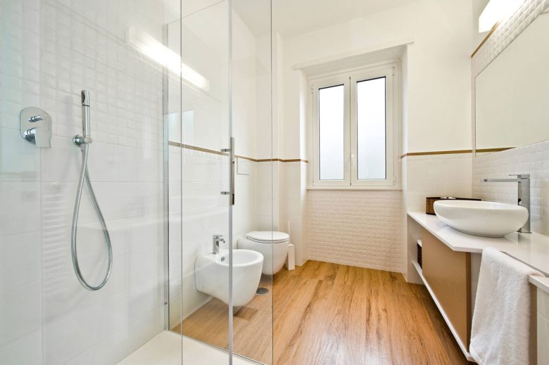 10-idee-salvaspazio-bagno-piccolissimo-06