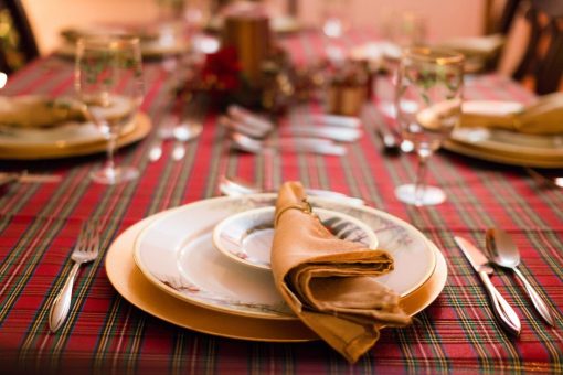 10 idee e foto per preparare la tavola in stile inglese