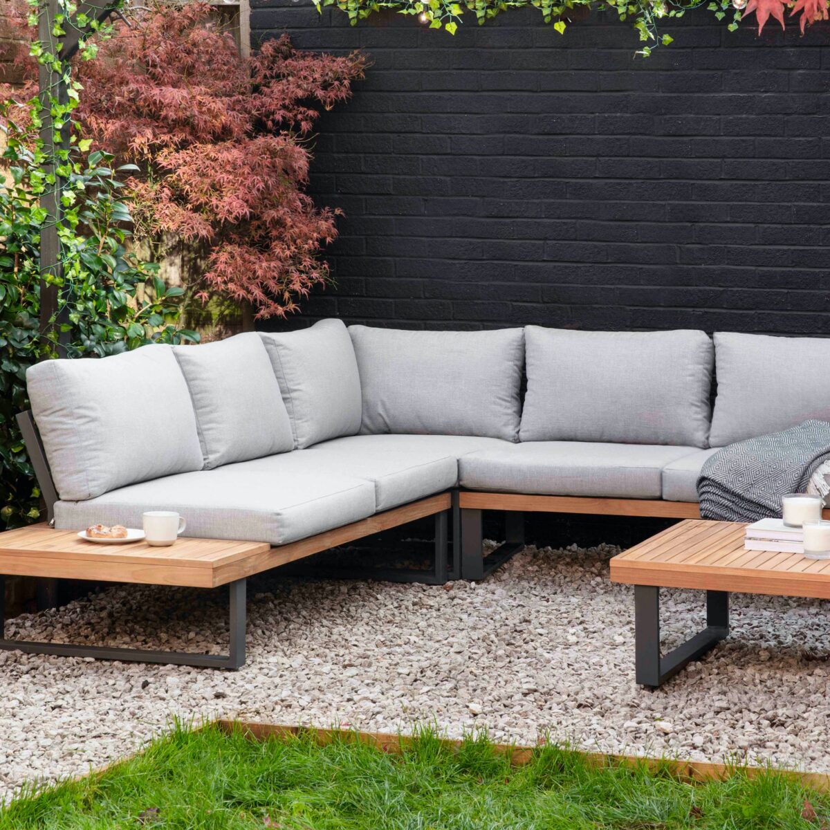 Divano da giardino: 10 idee e foto