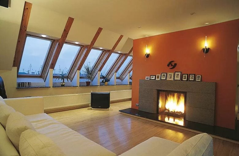 colori-per-una-mansarda-in-legno-12