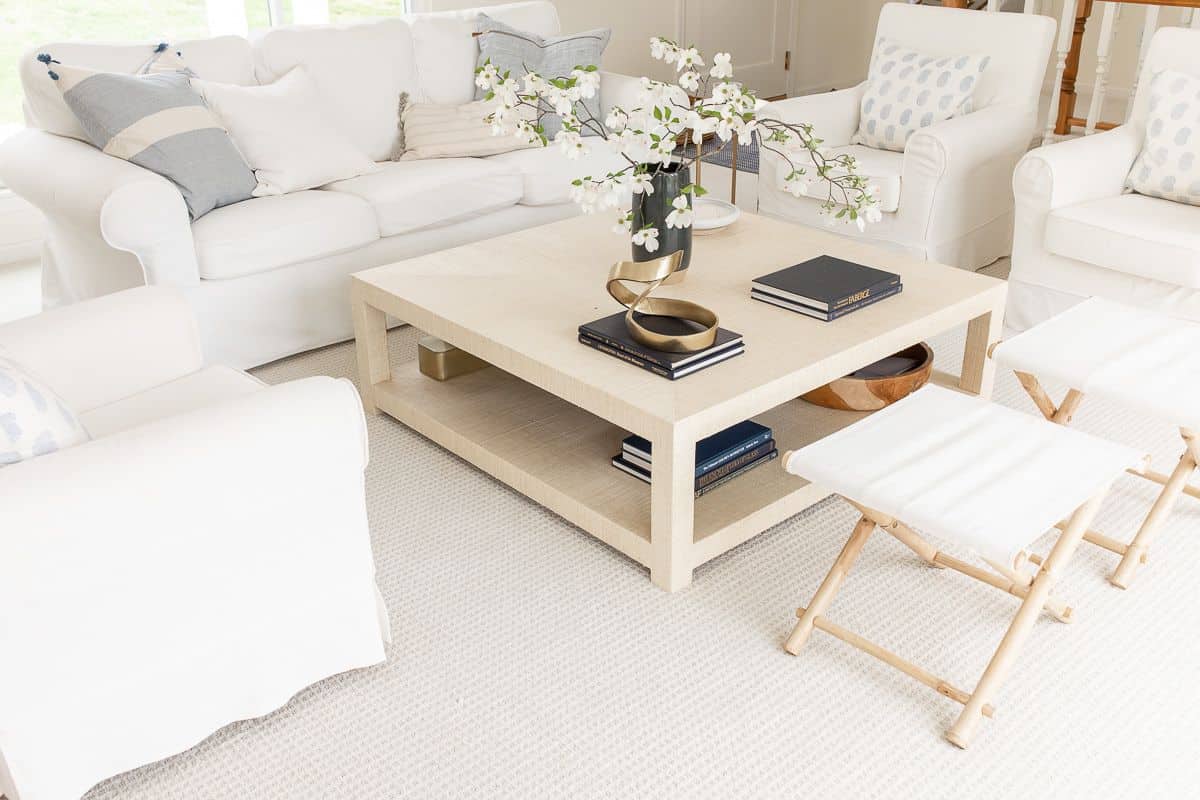 minimal-coastal-living-room