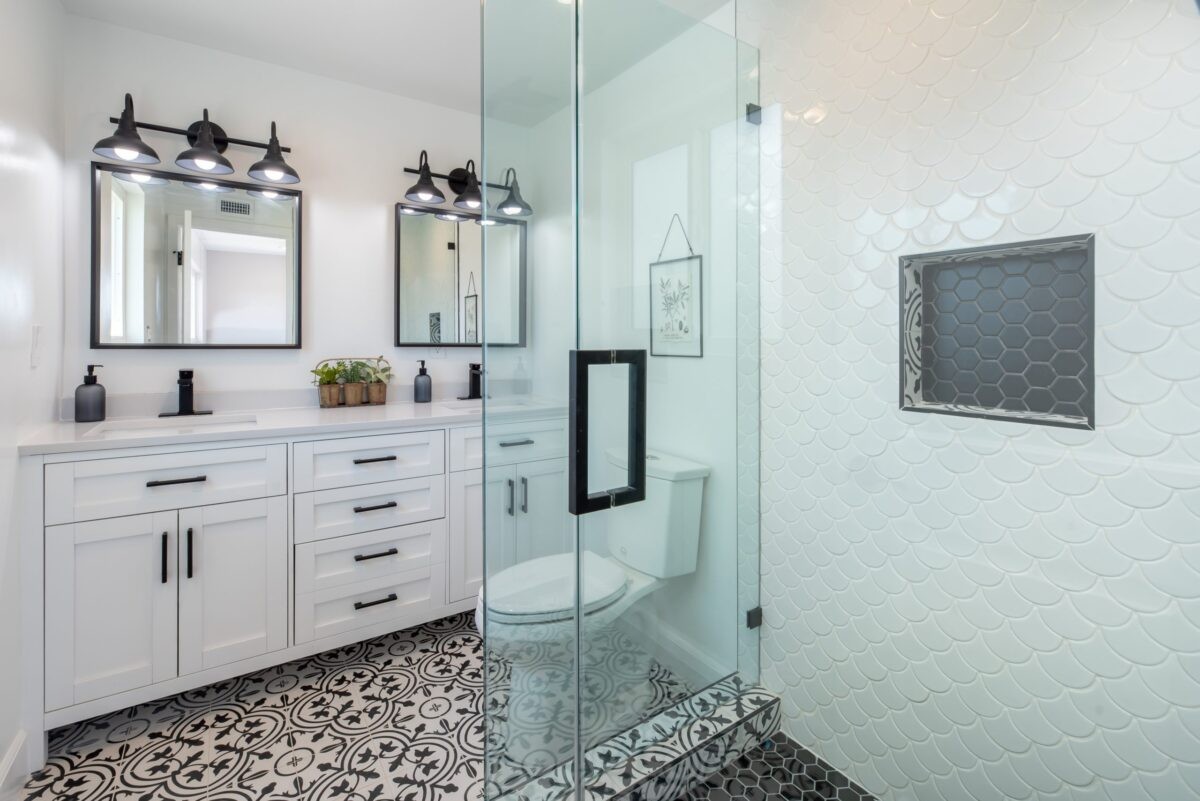 10 trucchi per rendere luminoso il bagno idee e foto 8