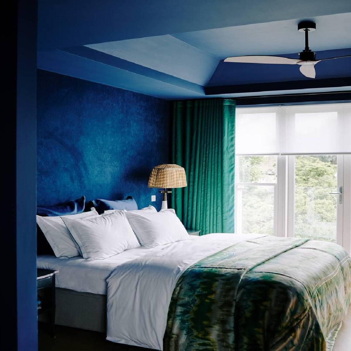 Galleria foto 'Camera da letto pareti color cobalto: 10 idee e foto' - foto 12