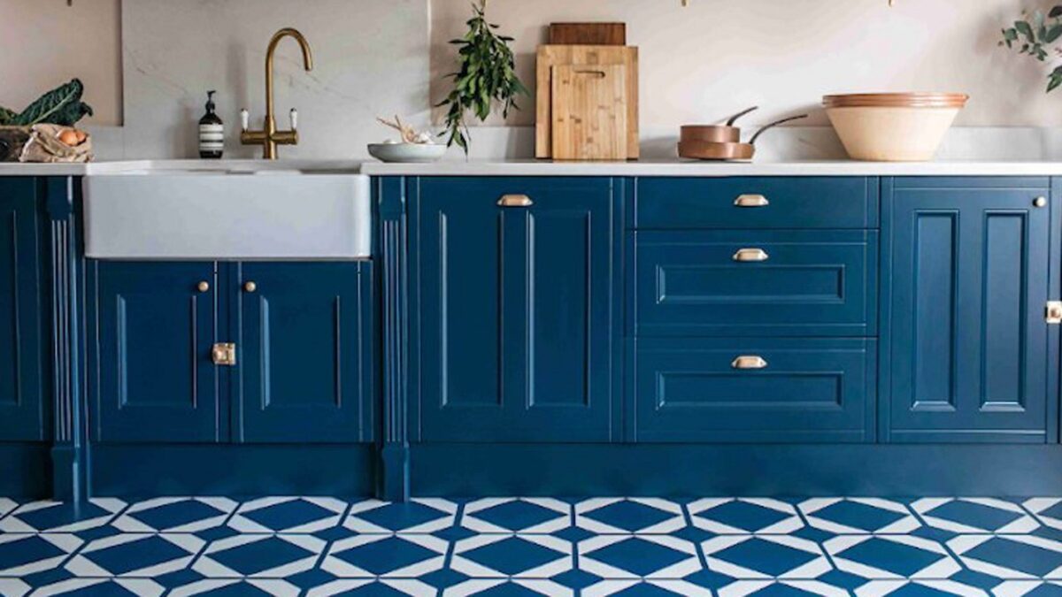 arredare la cucina con il bluette mattonelle