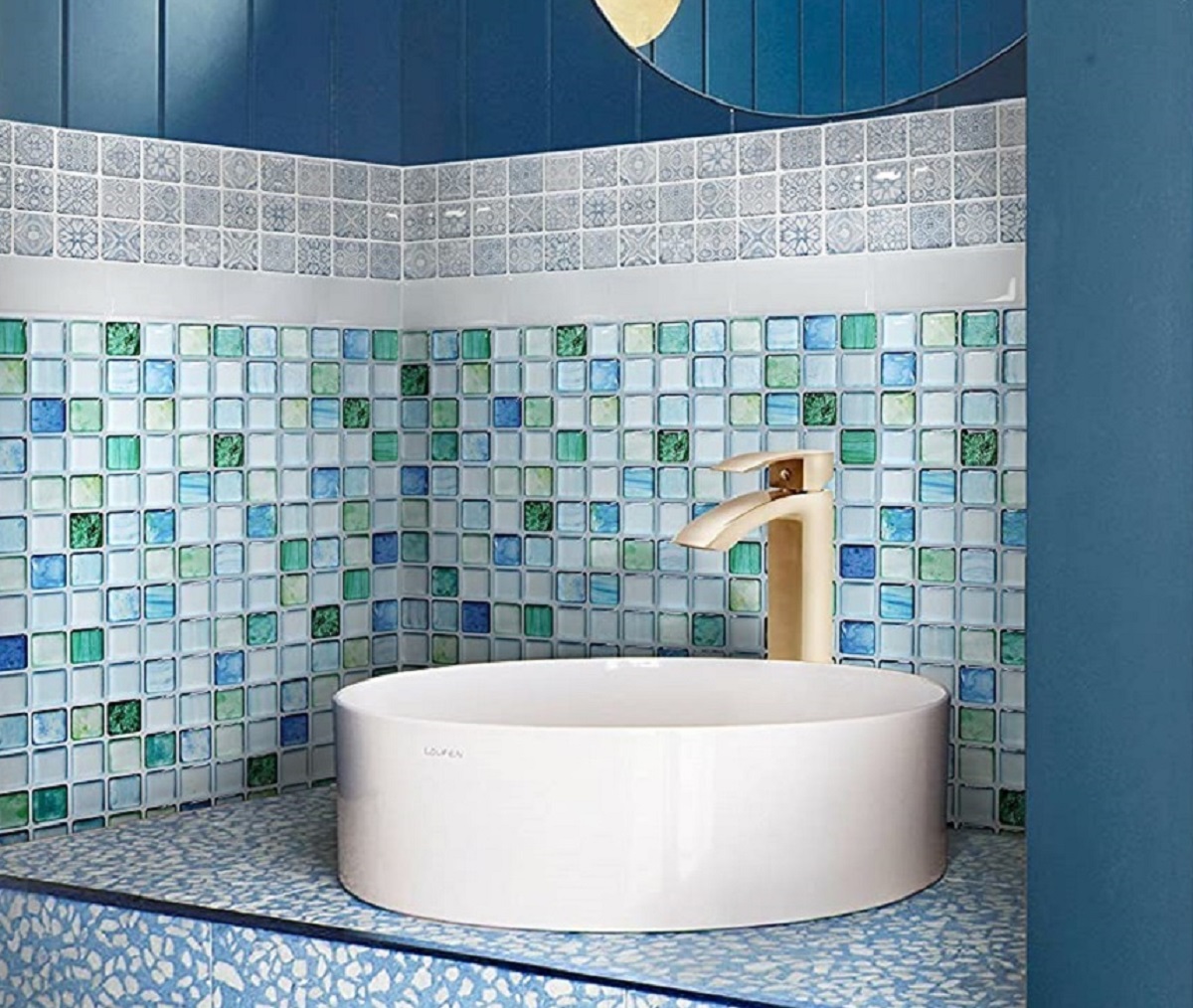 bagno pareti color zaffiro foto 5
