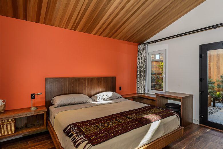 camera-da-letto-pareti-color-zucca-22