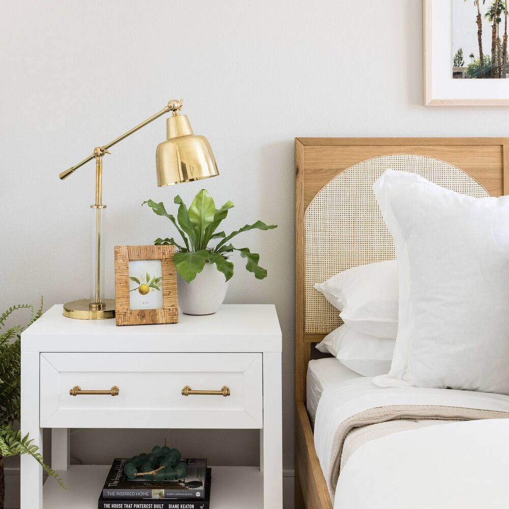 modern-bedroom-lighting-ideas-10-pure-salt-interiors-silicon-beach-faf8b861f7dd41aaa46a2fe6e64e2675
