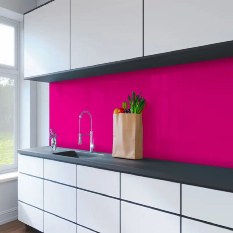 Cucina pareti color lampone: 10 idee e foto