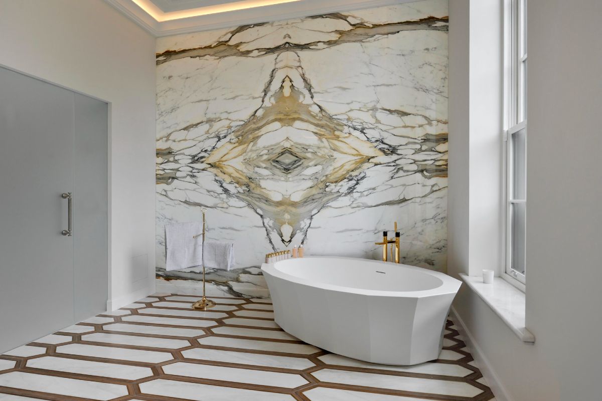 Bagno in marmo: 10 idee e foto