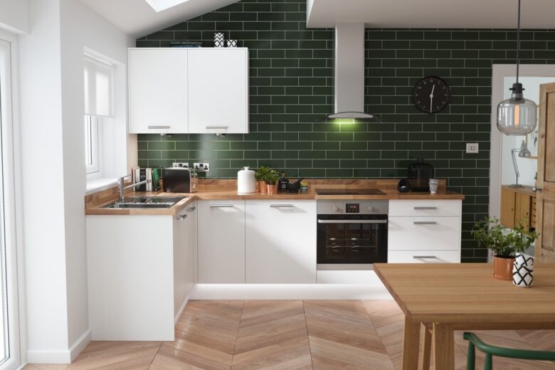 Cucina pareti color giada: 10 idee e foto