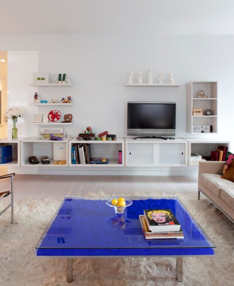 10 idee e foto di blu Klein per il soggiorno