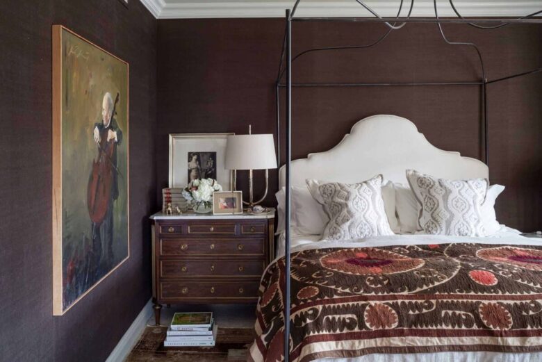 Camera da letto pareti color mogano: 10 idee e foto