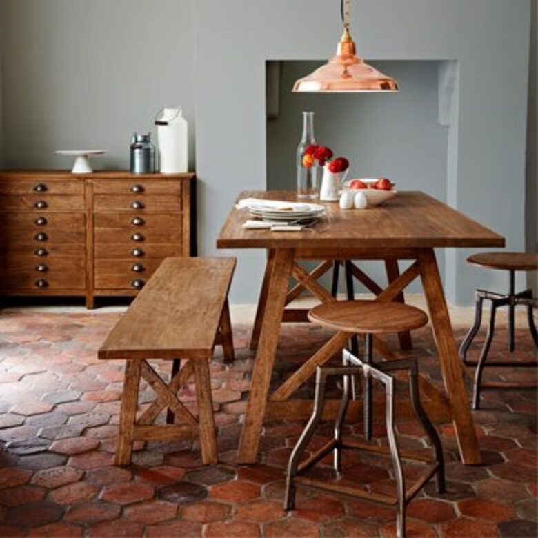 Mobili in legno in stile Country: 8 modelli interessanti