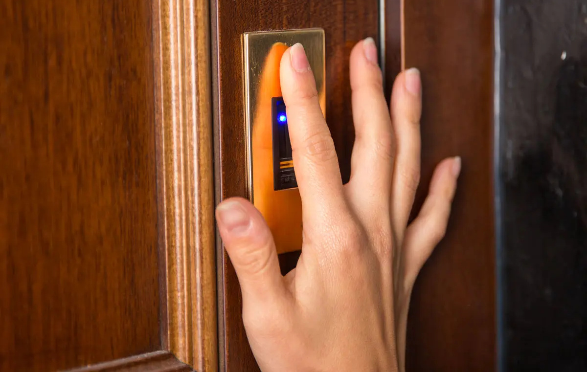Domotica casa serrature ed elettrodomestici: chiudi casa con un click