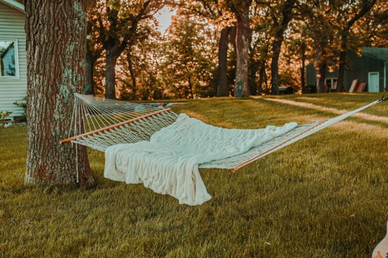 Amaca da giardino: 10 interessanti idee per primavera ed estate