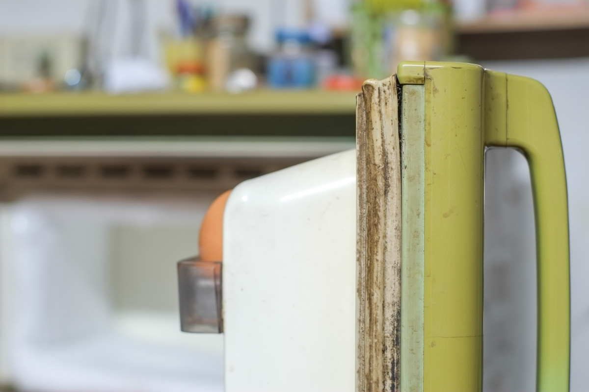 Pulire il frigo e congelatore: 5 errori abituali
