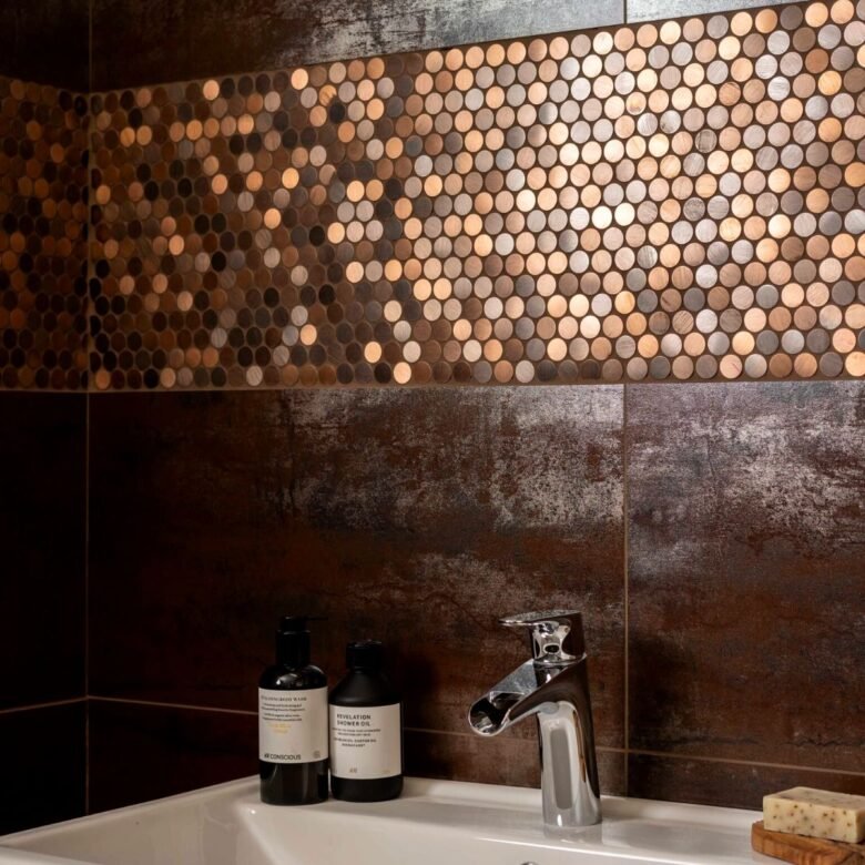 Bagno pareti color mogano: 10 idee e foto