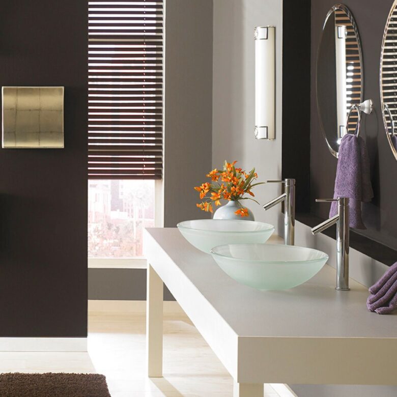 Bagno pareti color mogano: 10 idee e foto
