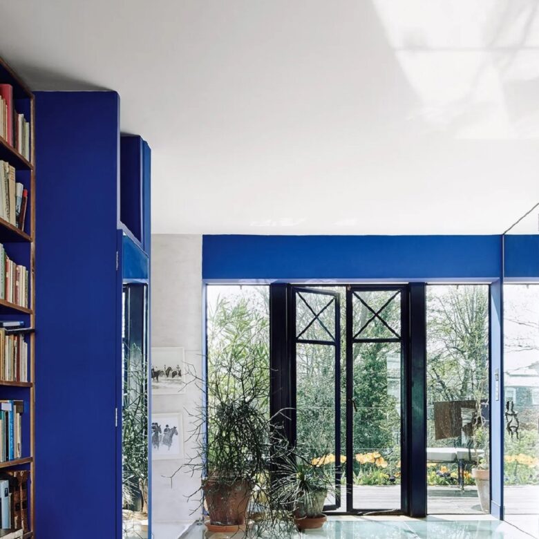 Klein Blue Wall Color: 10 Ideas and Pictures