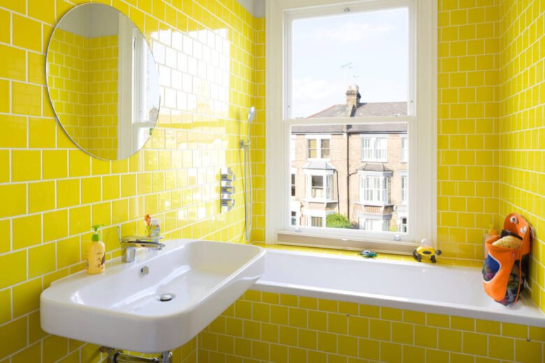 Pareti bagno color giallo pastello: 7 idee e foto innovative