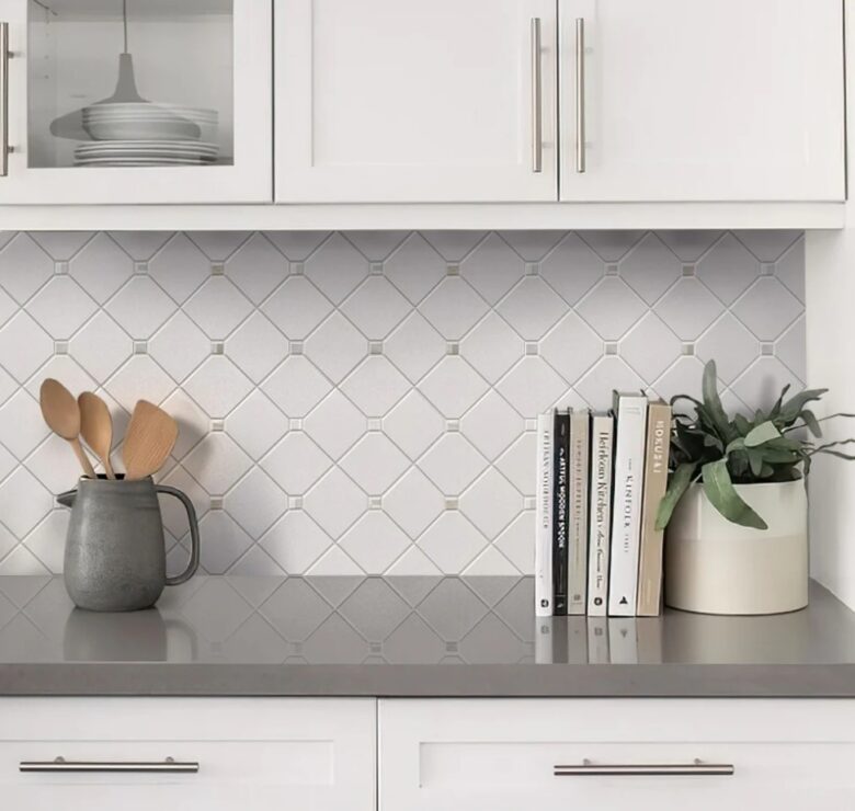Pareti cucina color bianco perla: 5 idee e foto