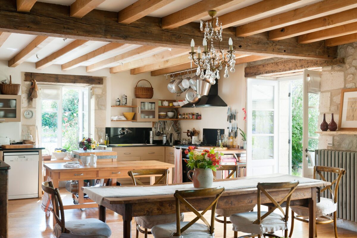 Arredare bilocale in stile country: 5 idee senza tempo