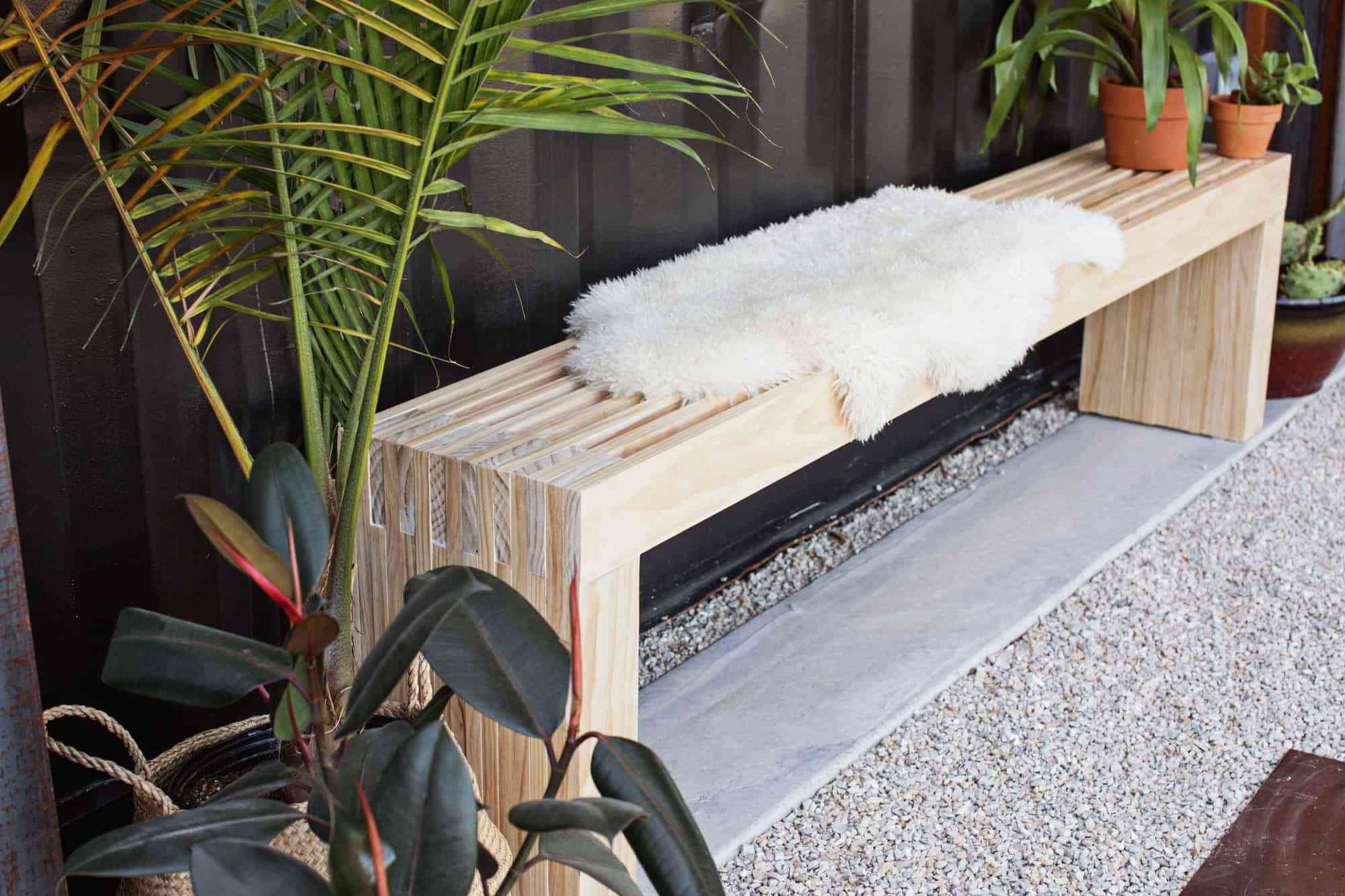 Panchina da balcone: 6 idee, foto e consigli