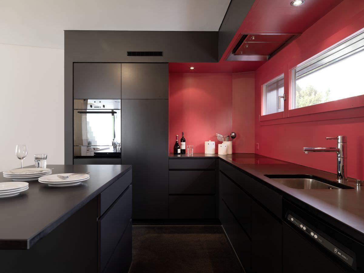 parete mogano e cucina nera idea parete mogano e cucina nera idea