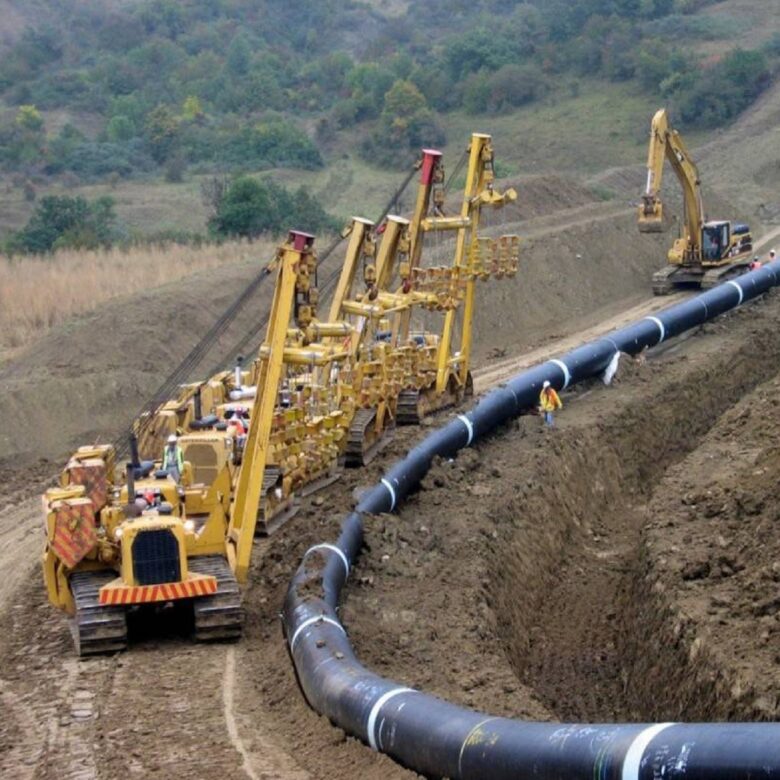 Caro energia, nuovo gasdotto in Italia: bollette meno care? Caro energia, nuovo gasdotto in Italia: bollette meno care?