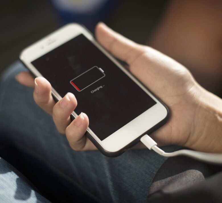 Risparmio energia in casa: ricarica lo smartphone in modo intelligente Risparmio energia in casa: ricarica lo smartphone in modo intelligente