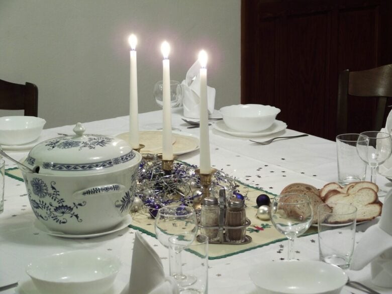 Apparecchiare la tavola di Natale in modo elegante Apparecchiare la tavola di Natale in modo elegante