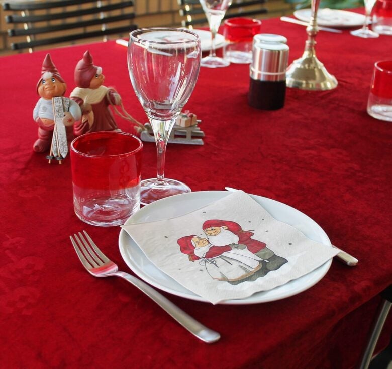 Apparecchiare la tavola di Natale in modo elegante Apparecchiare la tavola di Natale in modo elegante