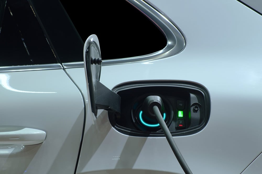 Caro energia, ricaricare l’auto elettrica da casa conviene davvero? Caro energia, ricaricare l’auto elettrica da casa conviene davvero?