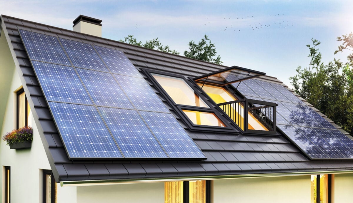 Pannello fotovoltaico stand-alone: di cosa si tratta e perché conviene? Pannello fotovoltaico stand-alone: di cosa si tratta e perché conviene?