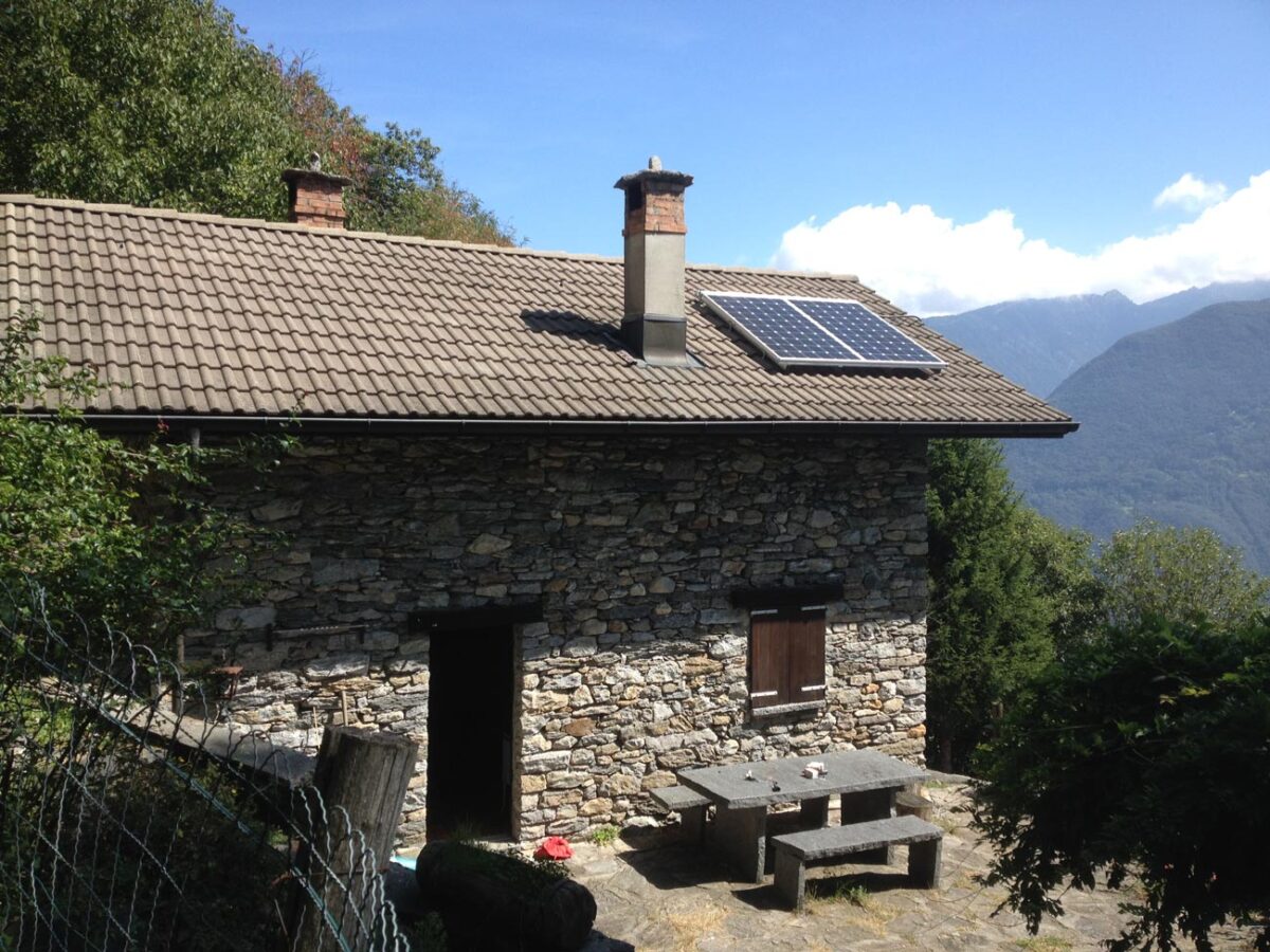 Pannello fotovoltaico stand-alone: di cosa si tratta e perché conviene? Pannello fotovoltaico stand-alone: di cosa si tratta e perché conviene?