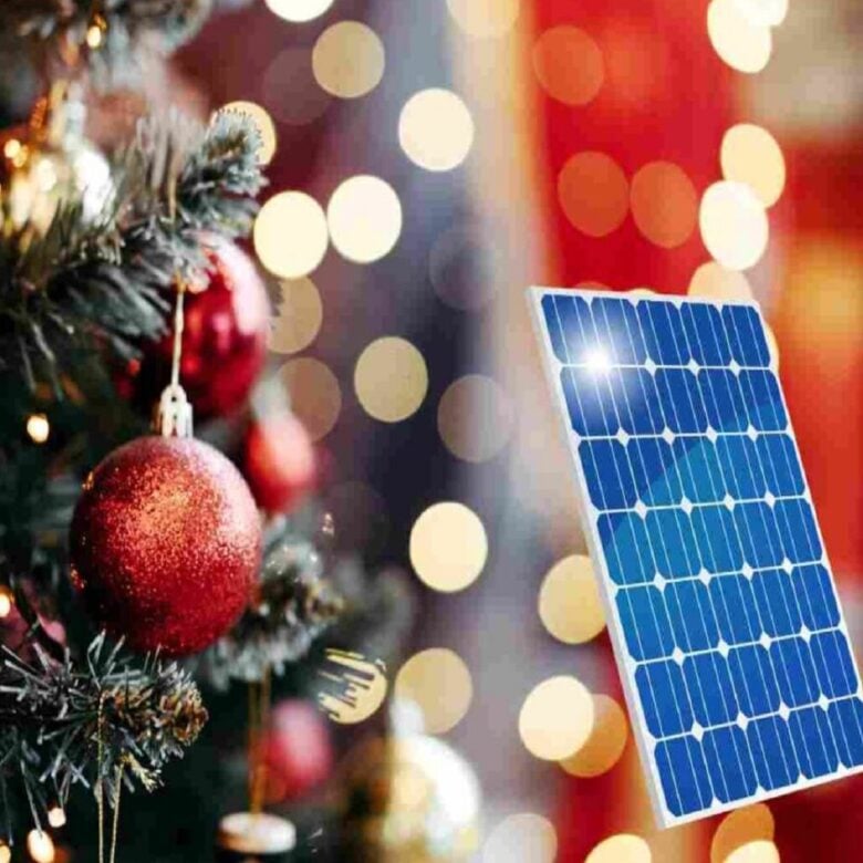 Illuminazione albero di Natale: prova il mini-fotovoltaico Illuminazione albero di Natale: prova il mini-fotovoltaico
