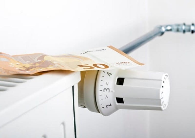 Spese di riscaldamento troppo alte? Con questo trucchetto puoi azzerarle del tutto Spese di riscaldamento troppo alte? Con questo trucchetto puoi azzerarle del tutto