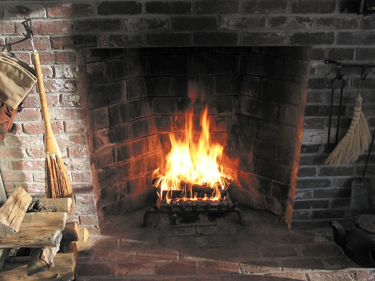 Caminetto pulito? Non buttare via la cenere! Ecco come riutilizzarla in casa Caminetto pulito? Non buttare via la cenere! Ecco come riutilizzarla in casa