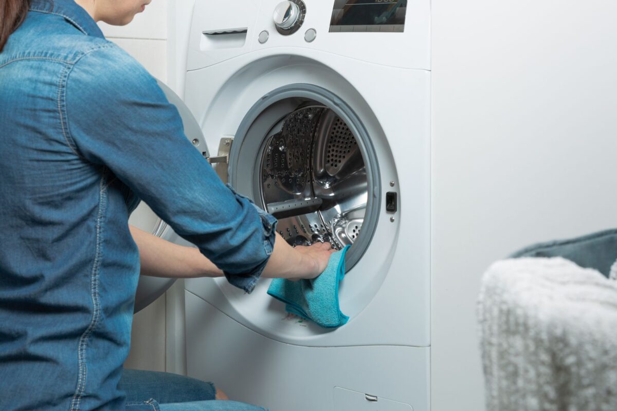 Pulire l’asciugatrice: 5 errori che tutti commettono Pulire l’asciugatrice: 5 errori che tutti commettono