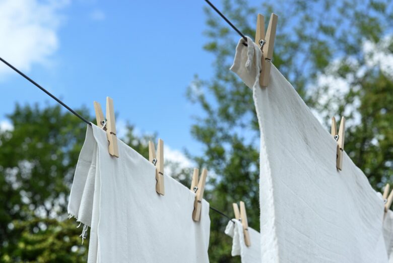 Gli errori che tutti commettono facendo il bucato da evitare assolutamente Gli errori che tutti commettono facendo il bucato da evitare assolutamente