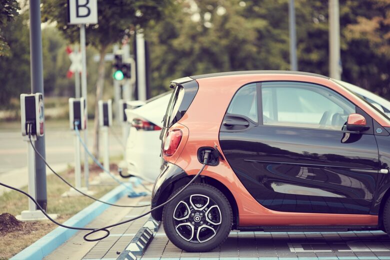 Risparmio e trasporti: boom di transazione alle auto elettriche Risparmio e trasporti: boom di transazione alle auto elettriche