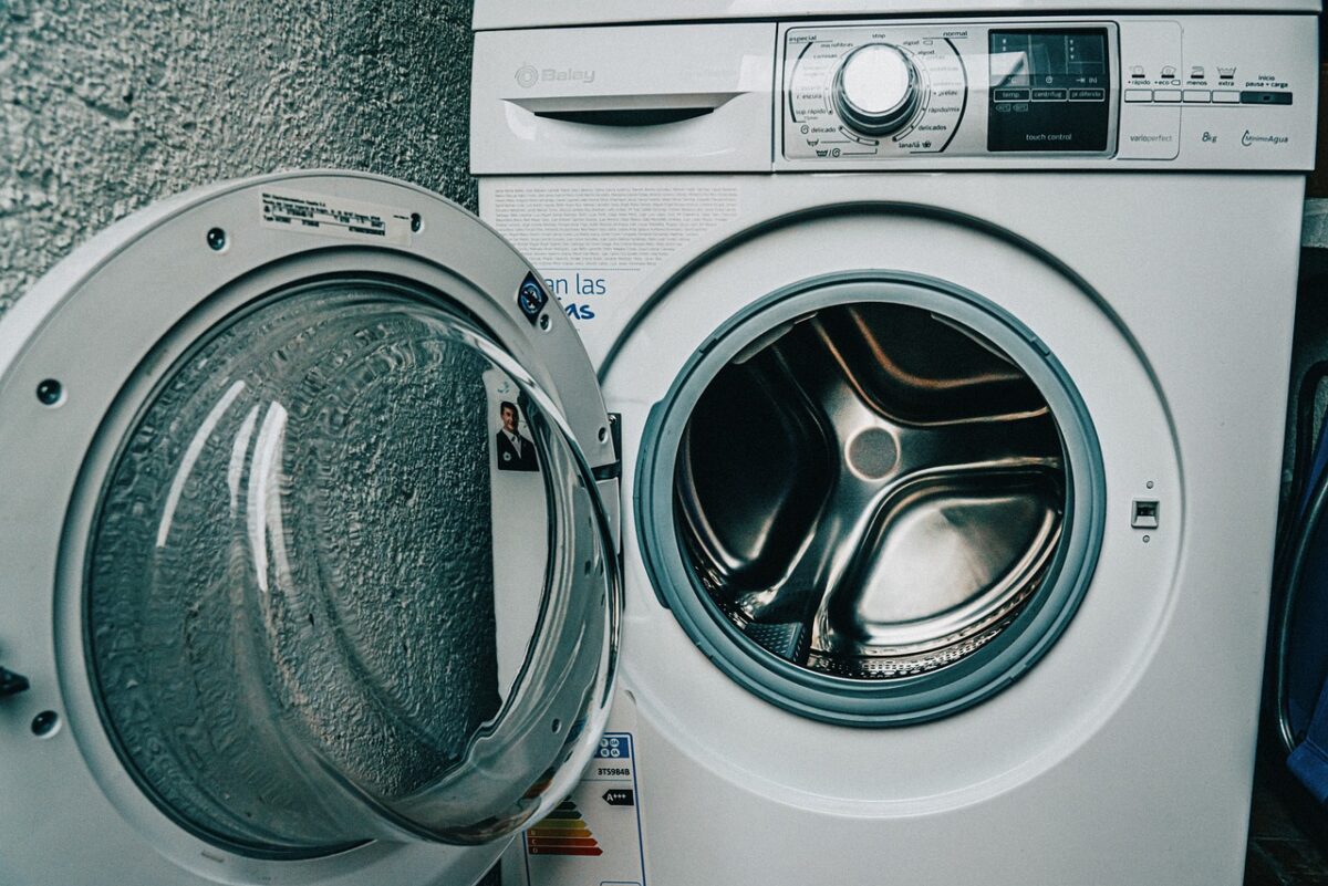 Lavatrice e risparmio in bolletta: ecco il tasto che non devi mai premere!