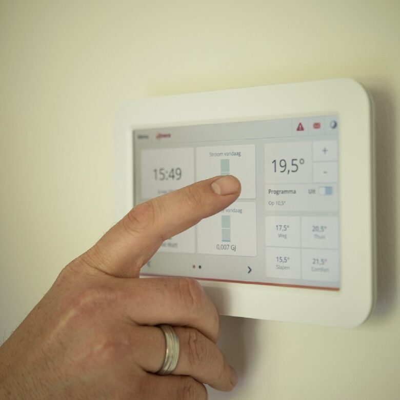 Risparmio in bolletta, ecco i furbetti del termostato: temperature oltre al limite