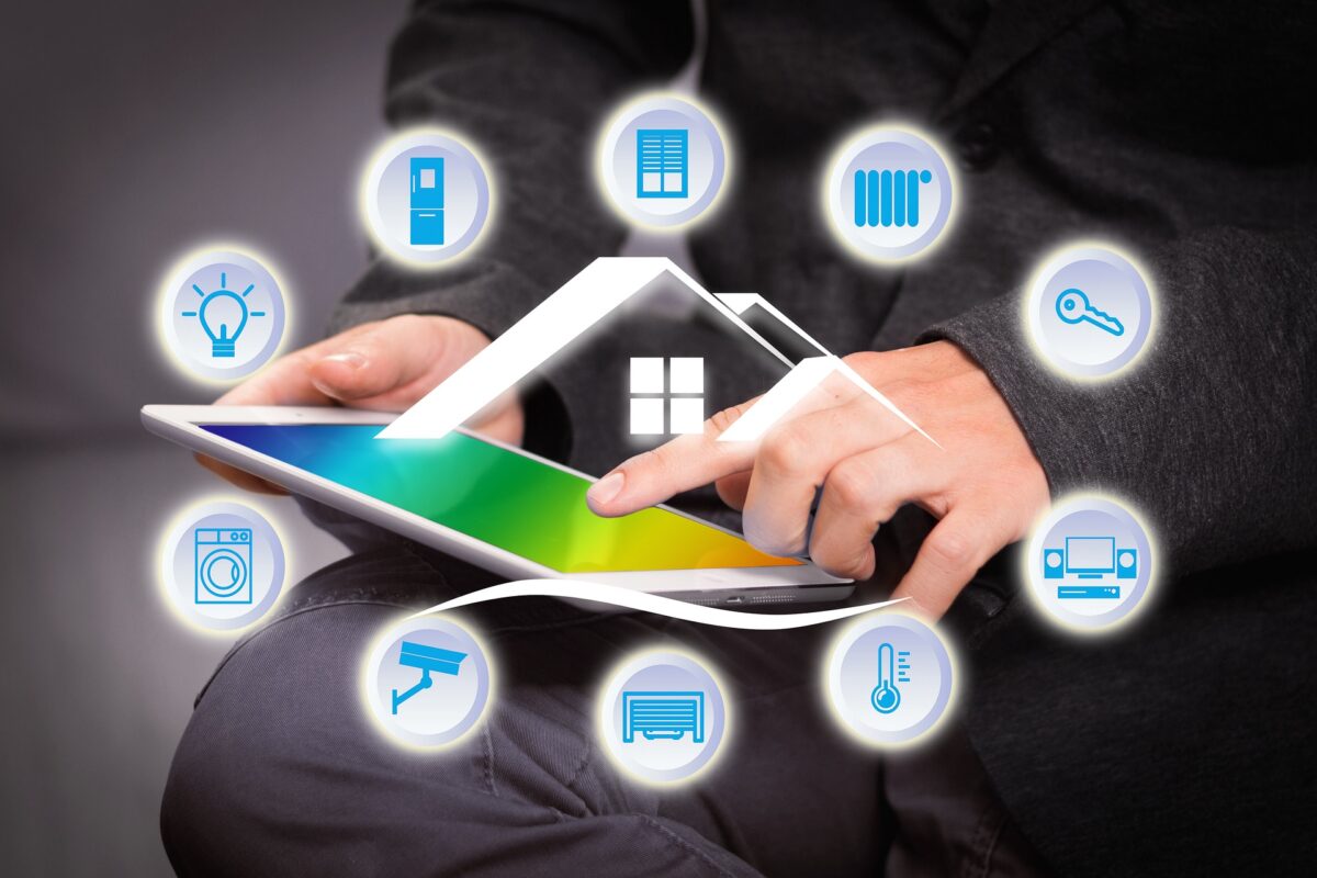 Scegliere la domotica, vantaggi per l'intelligenza di casa Scegliere la domotica, vantaggi per l'intelligenza di casa