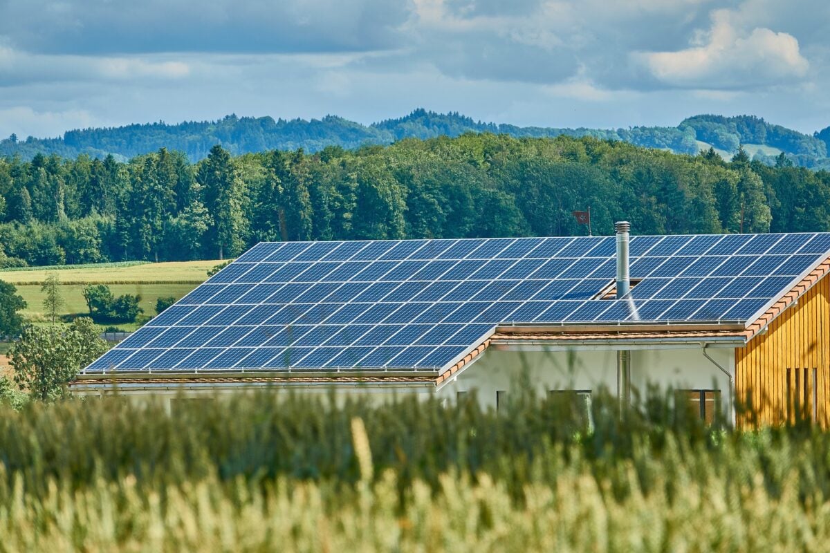 Fotovoltaici e pannelli solari per produrre e conservare energia Fotovoltaici e pannelli solari per produrre e conservare energia