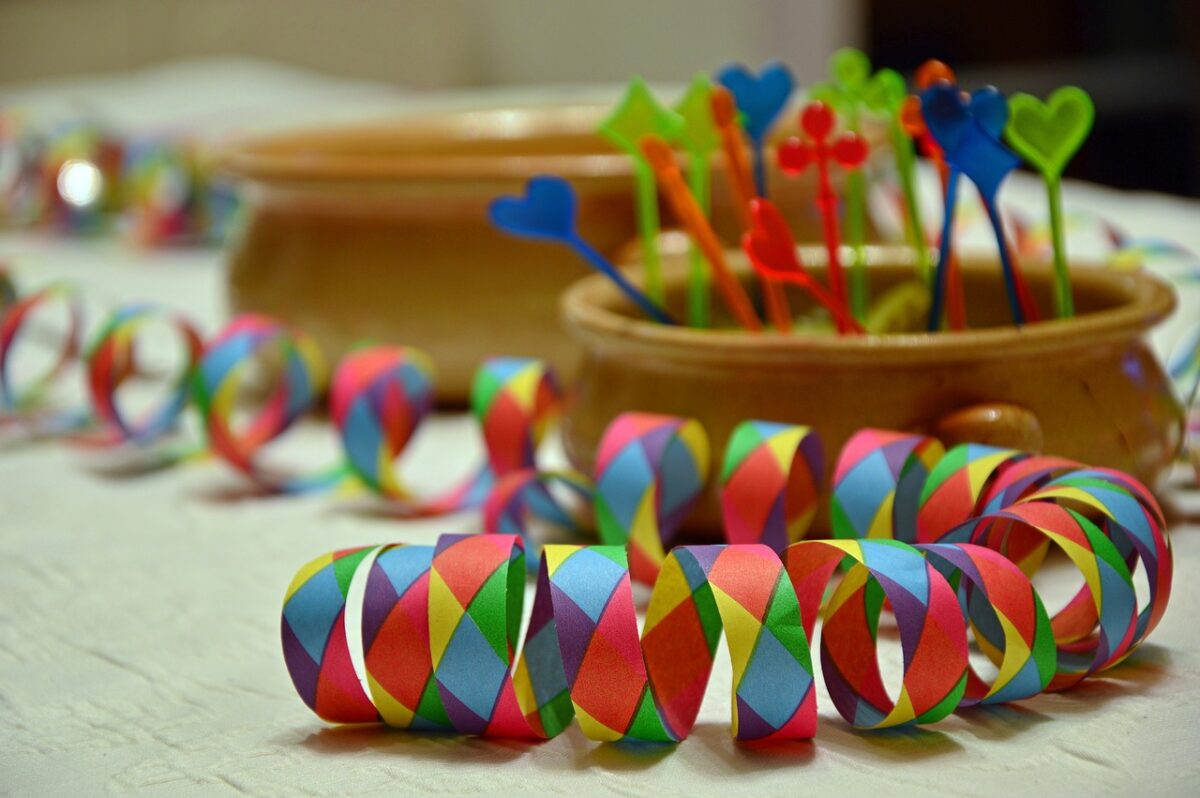 10 idee per abbellire la tavola di Carnevale