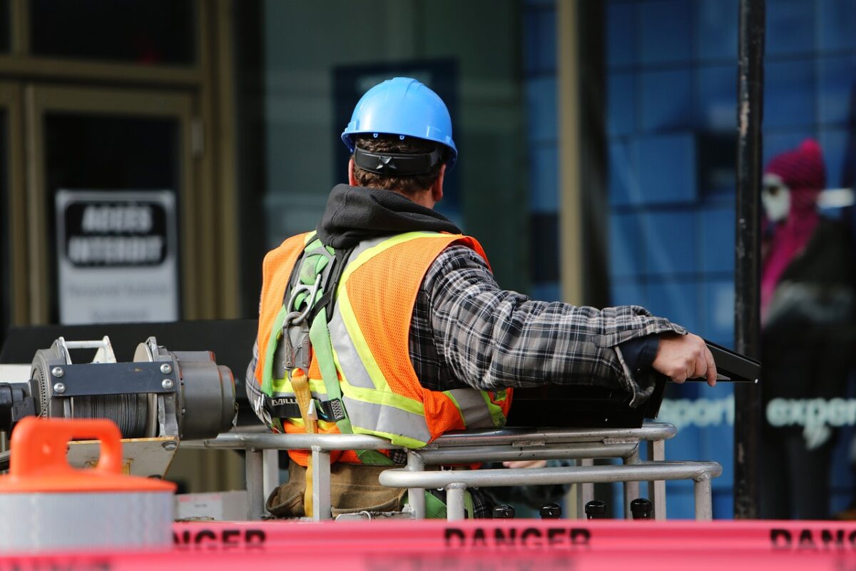 operaio al lavoro